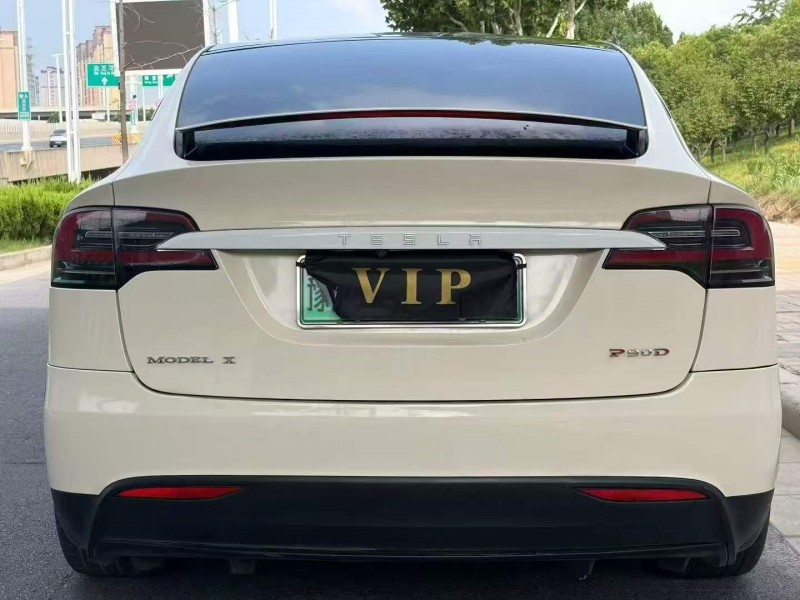鹤壁17年特斯拉MODEL X5