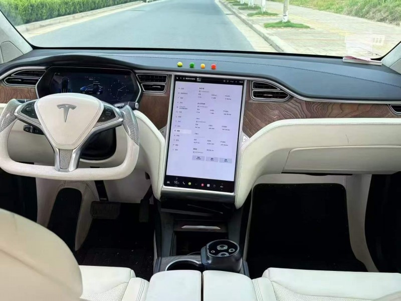 鹤壁17年特斯拉MODEL X6