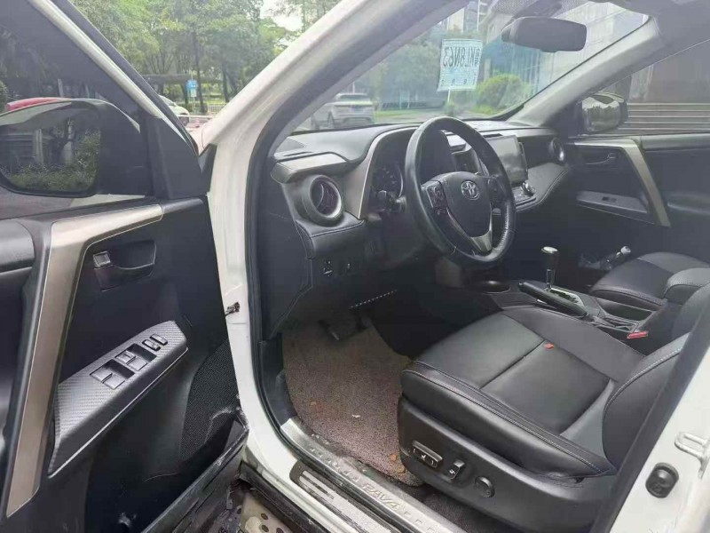 广州15年丰田RAV4荣放4