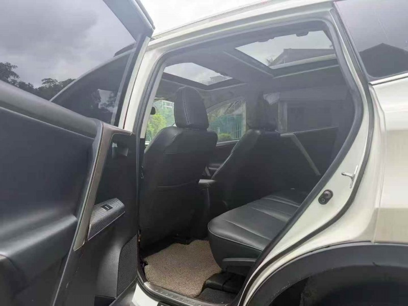 广州15年丰田RAV4荣放6