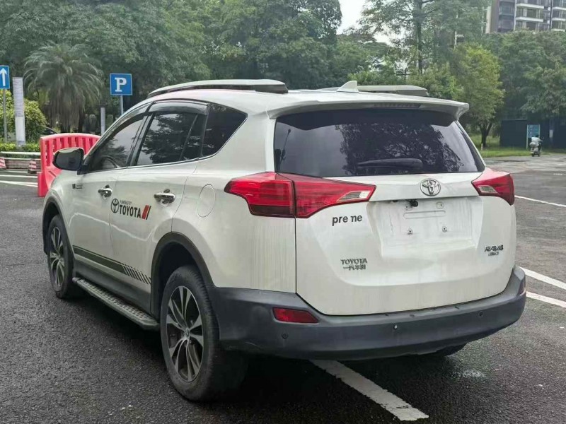 广州15年丰田RAV4荣放8