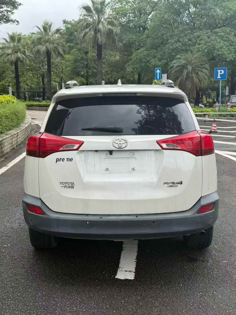 广州15年丰田RAV4荣放9