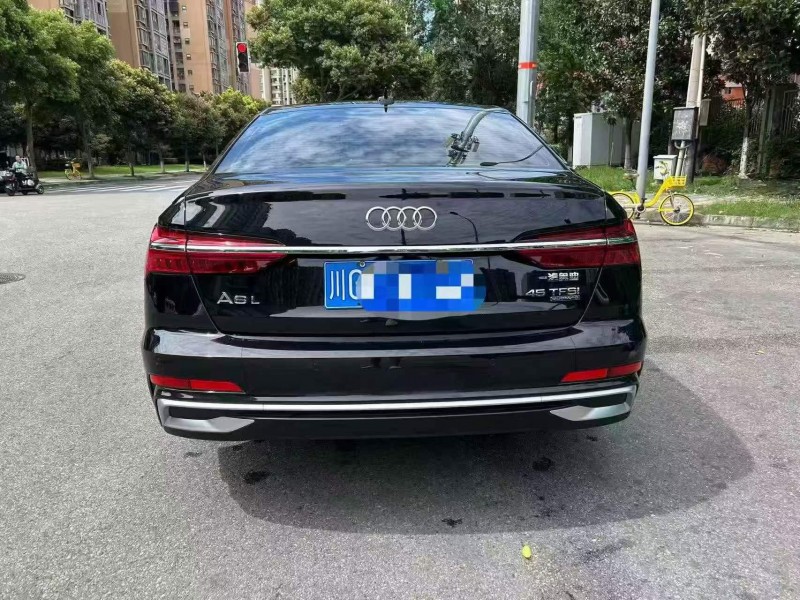 成都25年奥迪A6L8