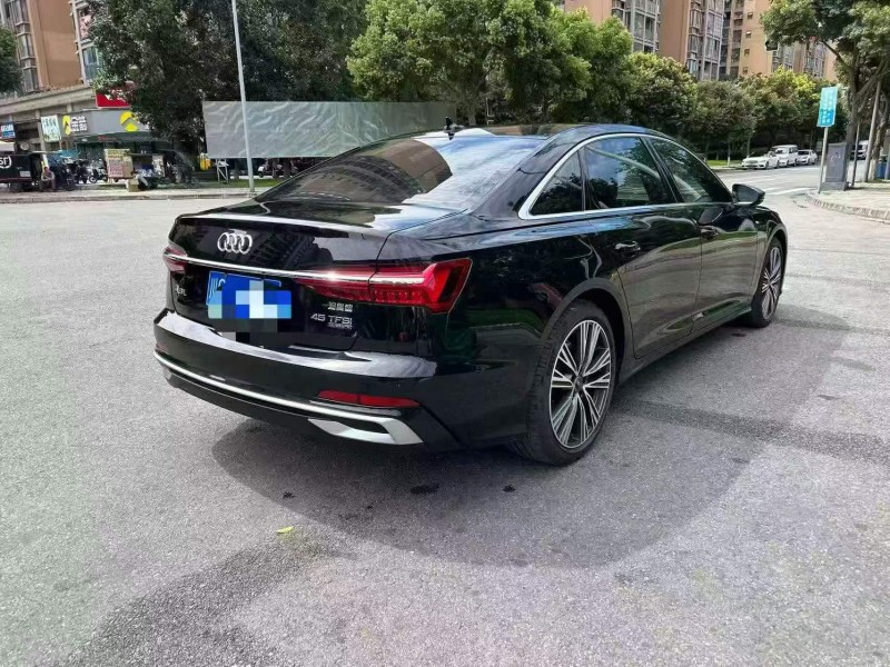 成都25年奥迪A6L9