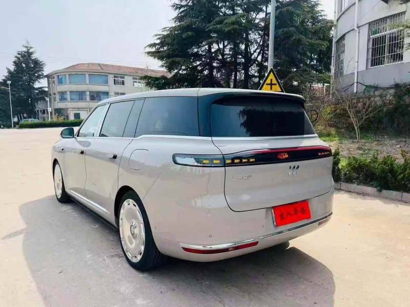 烟台25年智己LS99