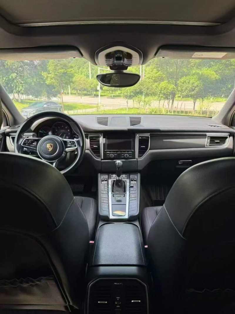 贵港16年保时捷Macan5