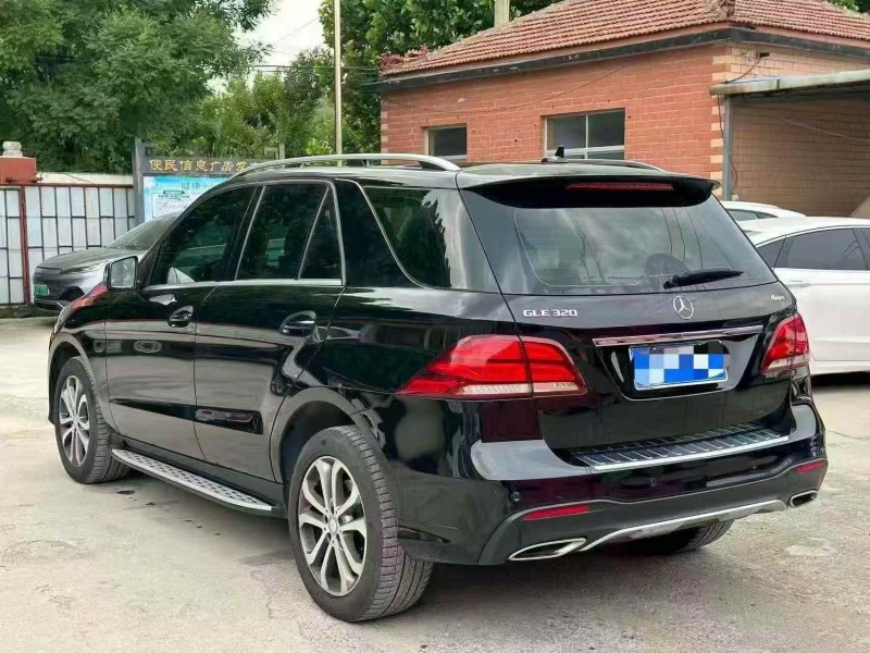 东营17年奔驰GLC8