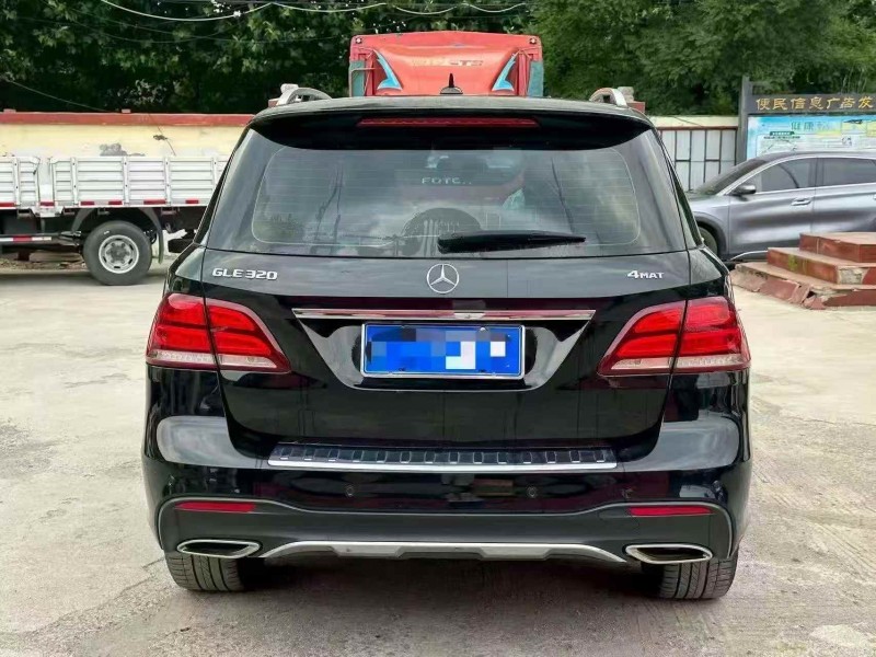 东营17年奔驰GLC9