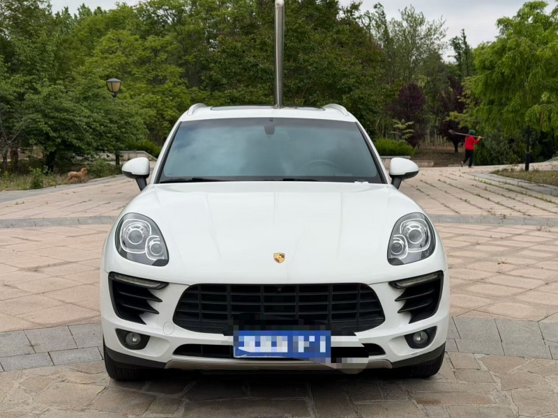 青岛15年保时捷Macan1