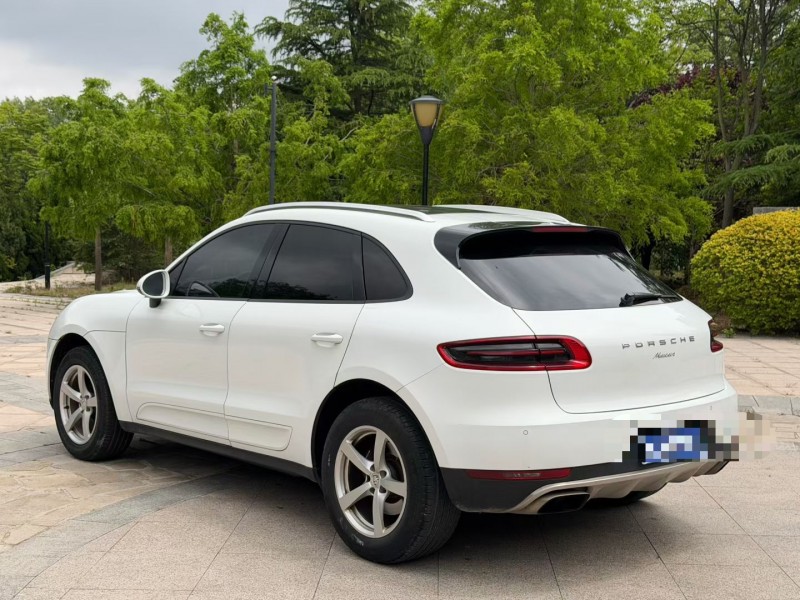 青岛15年保时捷Macan8