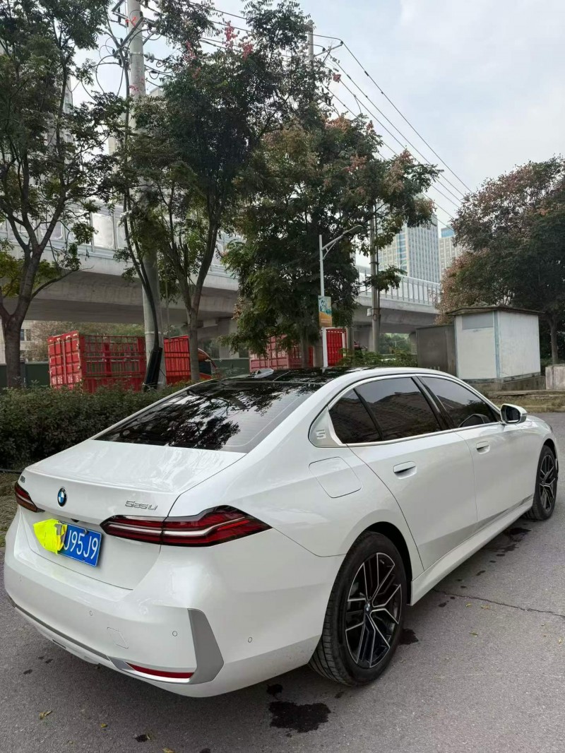 襄阳25年宝马5系4