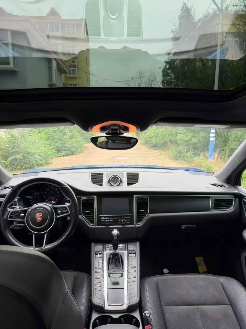 烟台15年保时捷Macan4