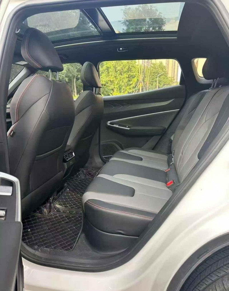潍坊23年吉利博越4