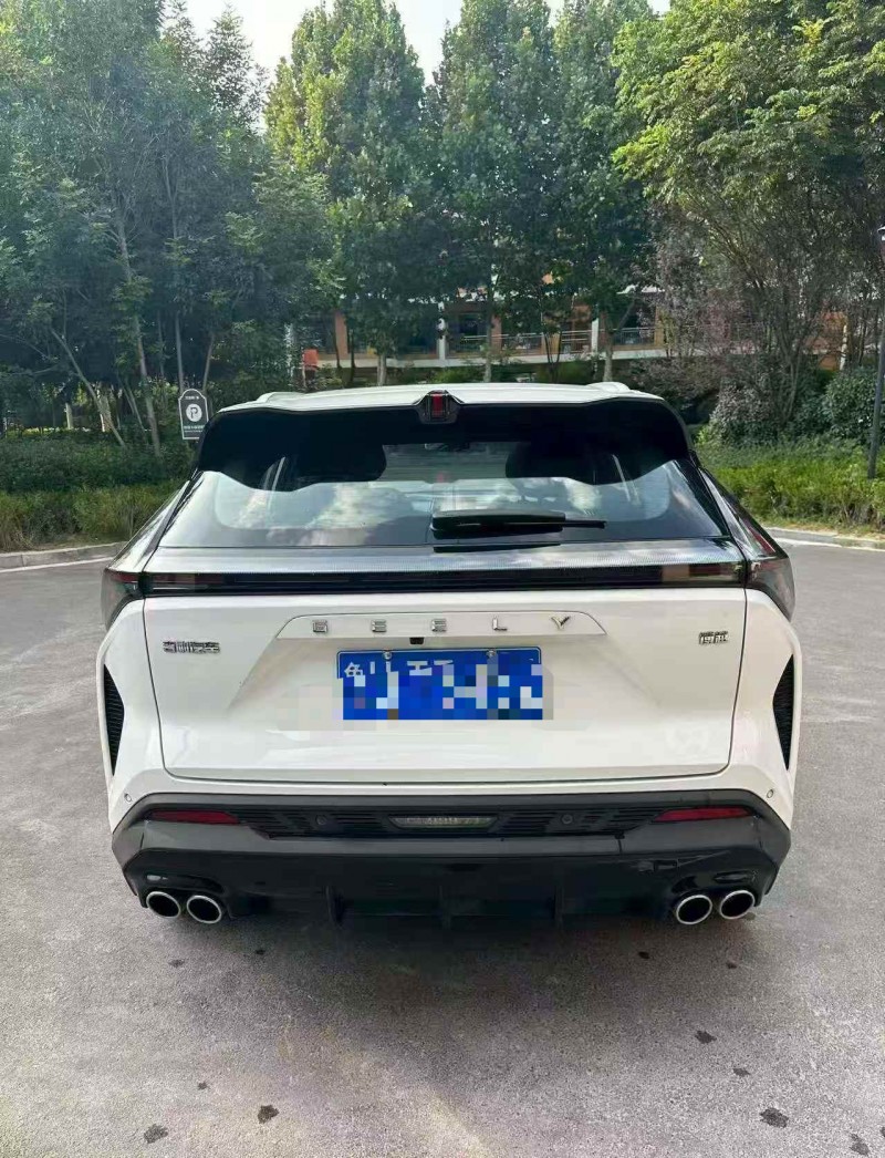 潍坊23年吉利博越9