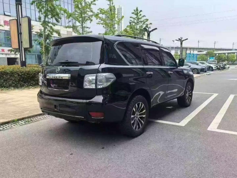 鄂州19年日产途乐9