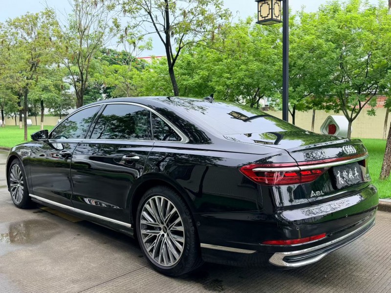 佛山25年奥迪A8L9