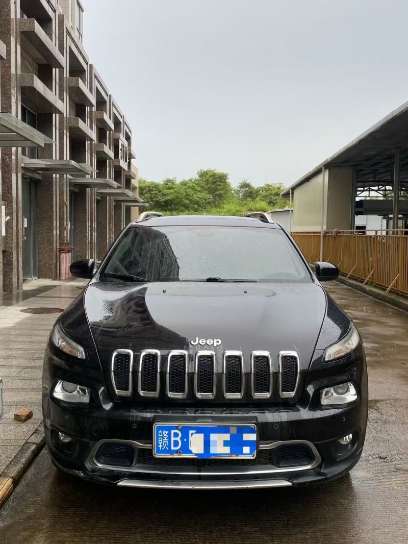 广州16年Jeep自由光1