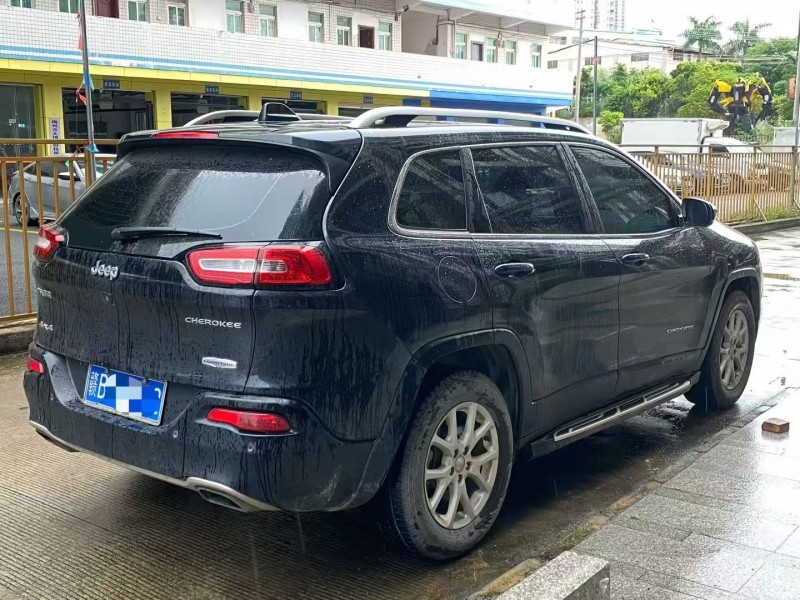 广州16年Jeep自由光7