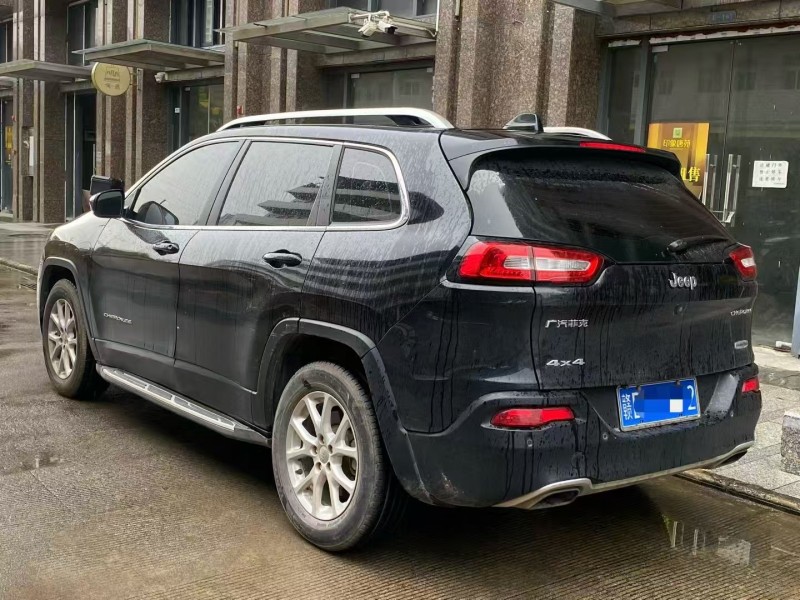广州16年Jeep自由光8