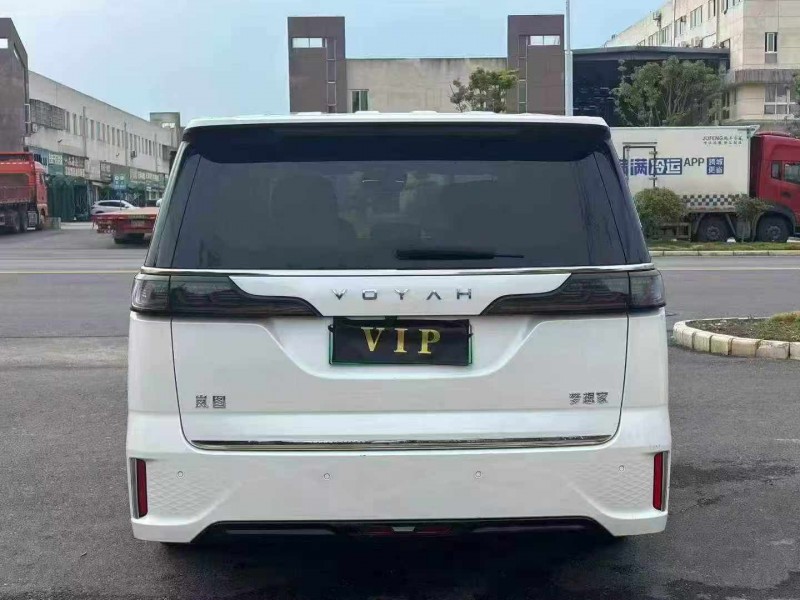 孝感22年岚图汽车梦想家8
