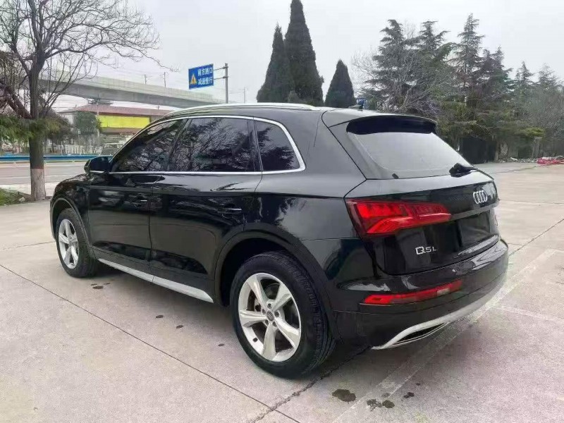 洛阳21年奥迪Q57