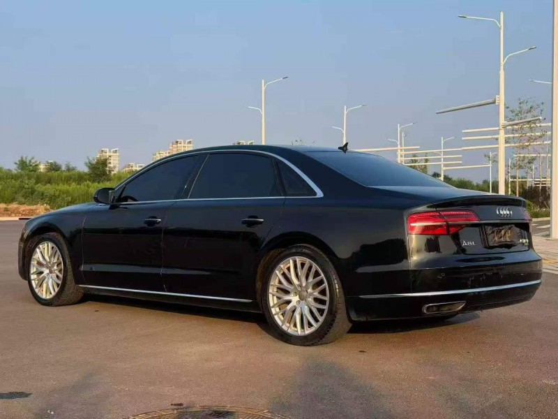 邢台17年奥迪A8L8