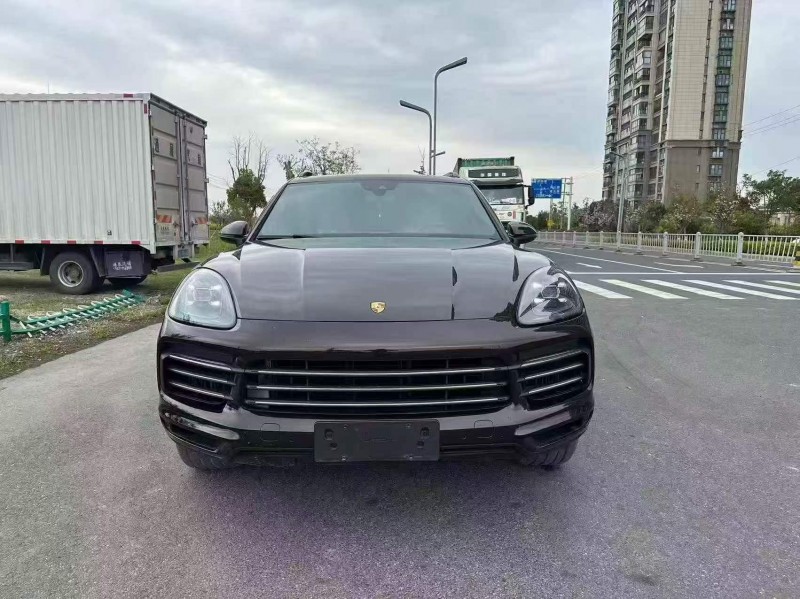 苏州18年保时捷卡宴1