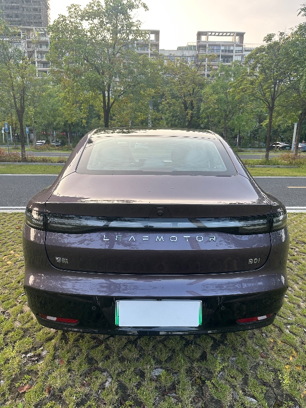广州25年零跑汽车B014