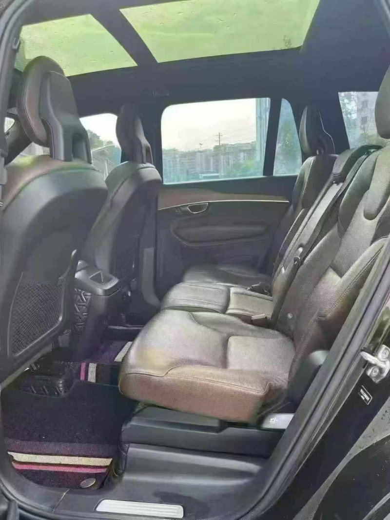 重庆20年沃尔沃XC905