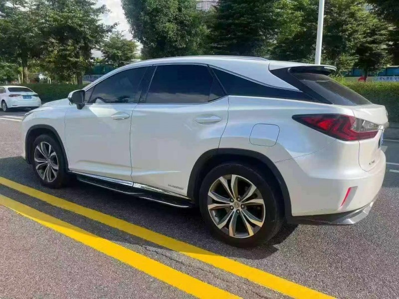 汕头17年雷克萨斯RX8