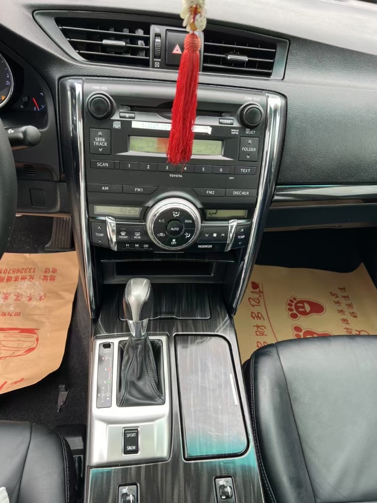 茂名10年丰田锐志9