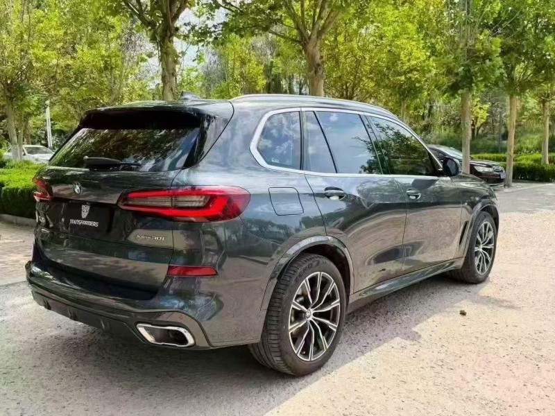 东营21年宝马X59
