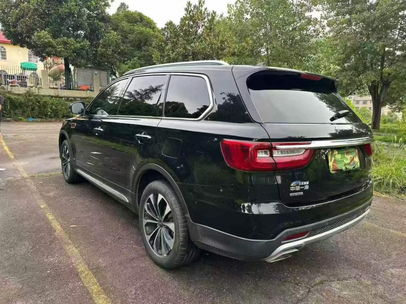湘潭21年红旗HS77