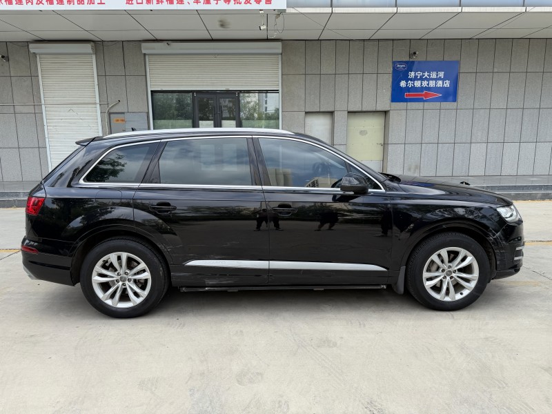 济宁17年奥迪Q74