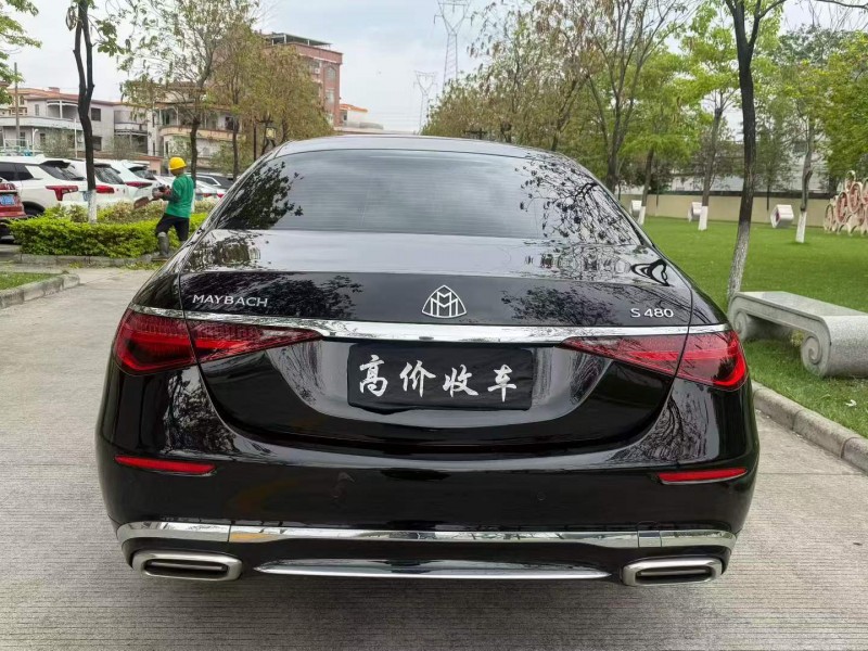 佛山23年奔驰迈巴赫S级7