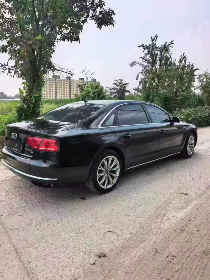 濰坊12年奧迪A8L8