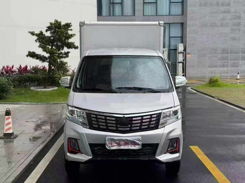 佛山25年长安汽车新豹MINI1