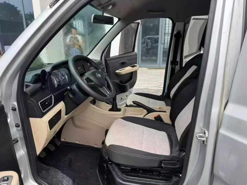 佛山25年长安汽车新豹MINI6