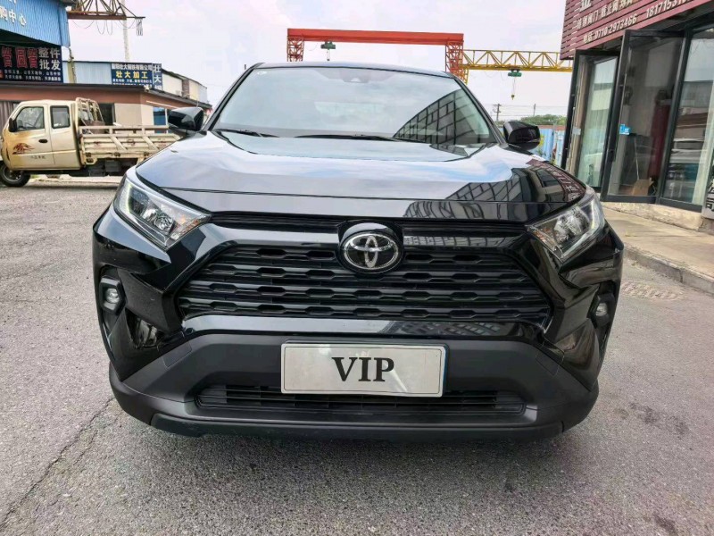 襄阳25年丰田RAV41