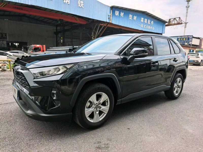 襄阳25年丰田RAV42
