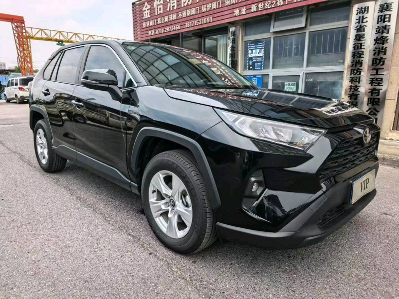 襄阳25年丰田RAV43