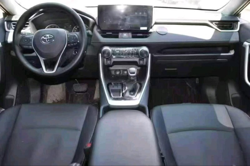 新乡26年丰田RAV44