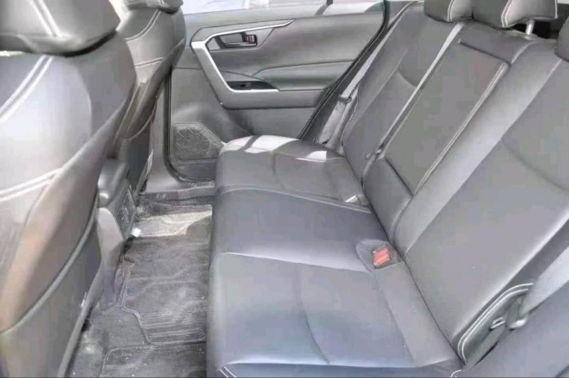 新乡26年丰田RAV45