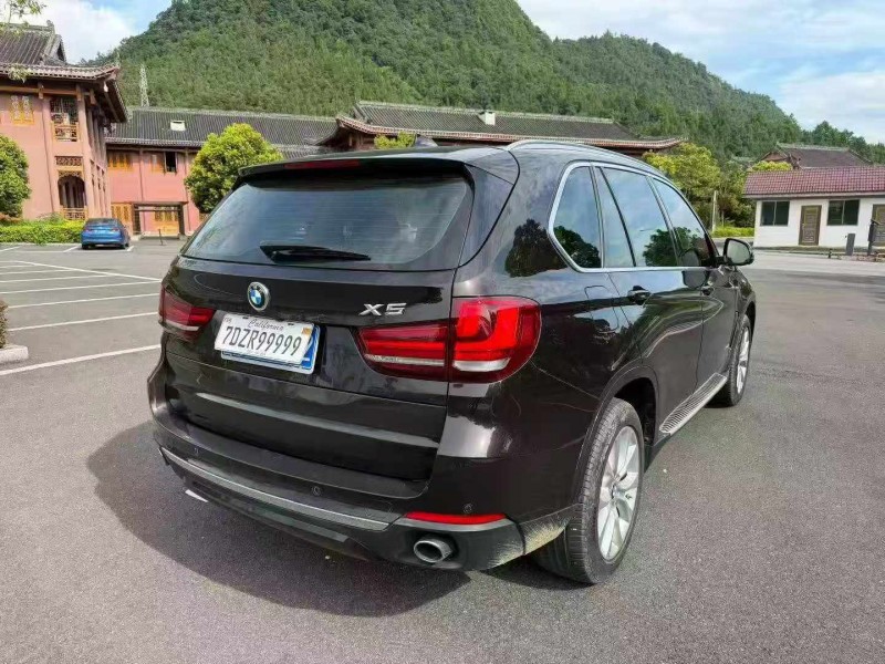 重庆18年宝马X58