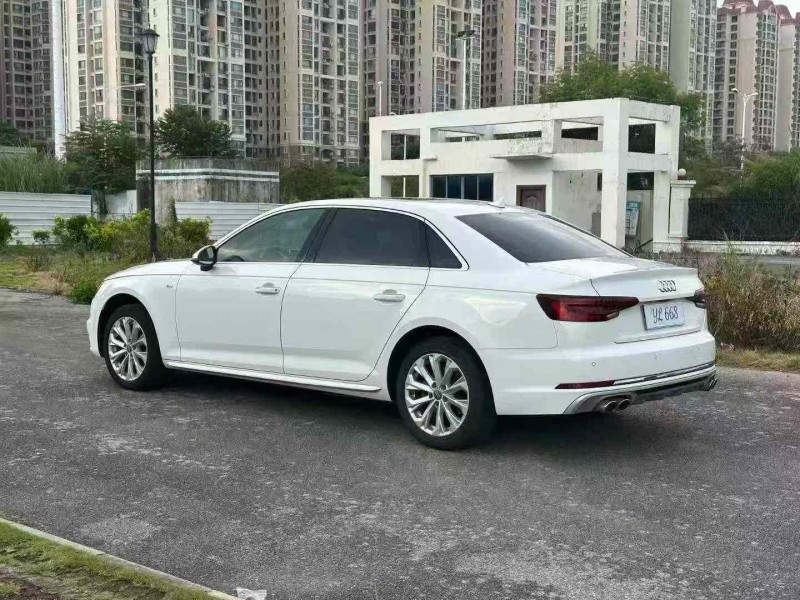 南宁19年奥迪A4L8