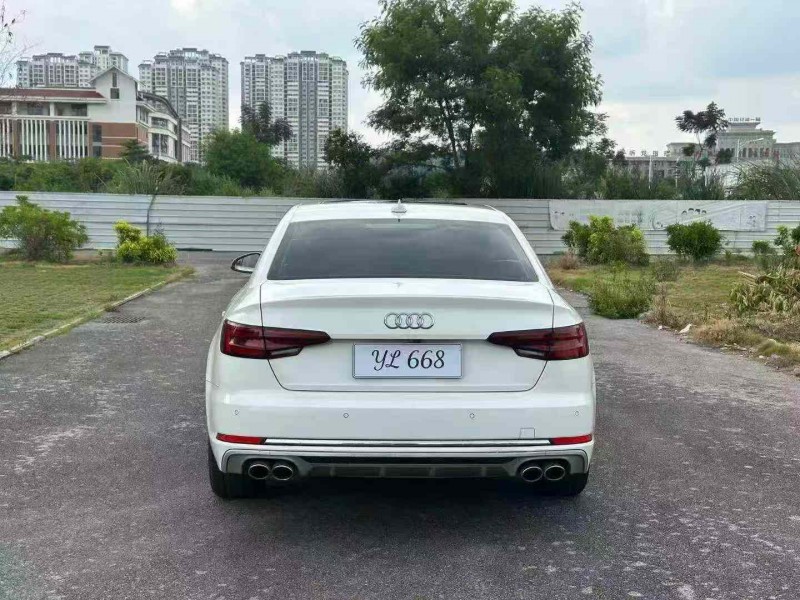 南宁19年奥迪A4L9