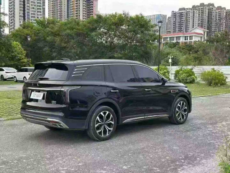 南宁24年红旗HS77