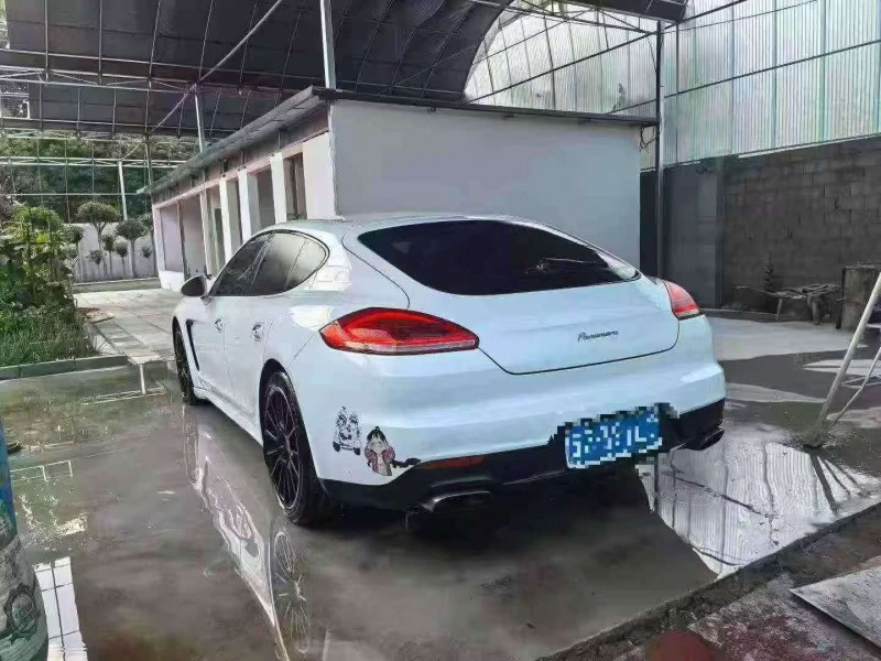 广州16年保时捷帕拉梅拉8