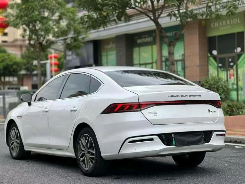 广州21年比亚迪秦8