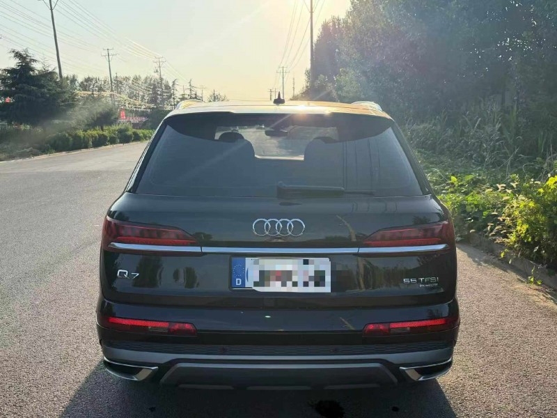 济宁21年奥迪Q79